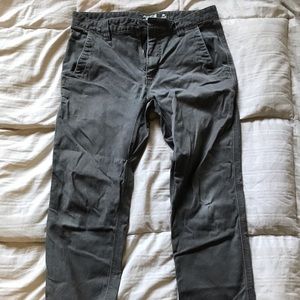 Men’s Mountain Khakis brand pants 33x32